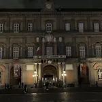 Casa Via Toledo. Centralissima E Vicina Al Porto Napoli