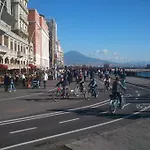 Appartamento Casa Via Toledo. Centralissima E Vicina Al Porto Napoli