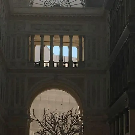 Casa Via Toledo. Centralissima E Vicina Al Porto Appartement