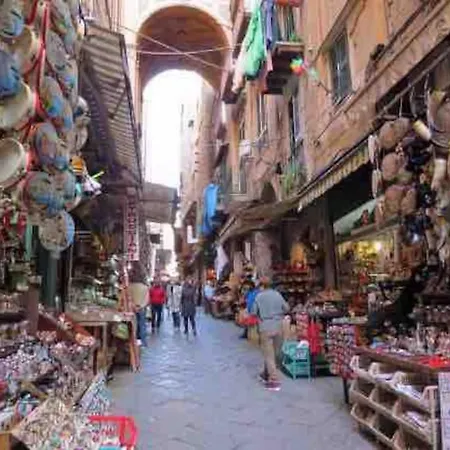 Casa Via Toledo. Centralissima E Vicina Al Porto * Naples