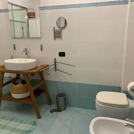 Casa Via Toledo. Centralissima E Vicina Al Porto